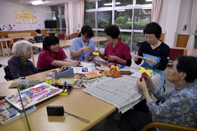 作品づくりも一緒にします